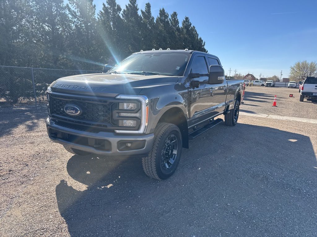 2023 Ford F-350 Super Duty Lariat Crew Cab 4WD