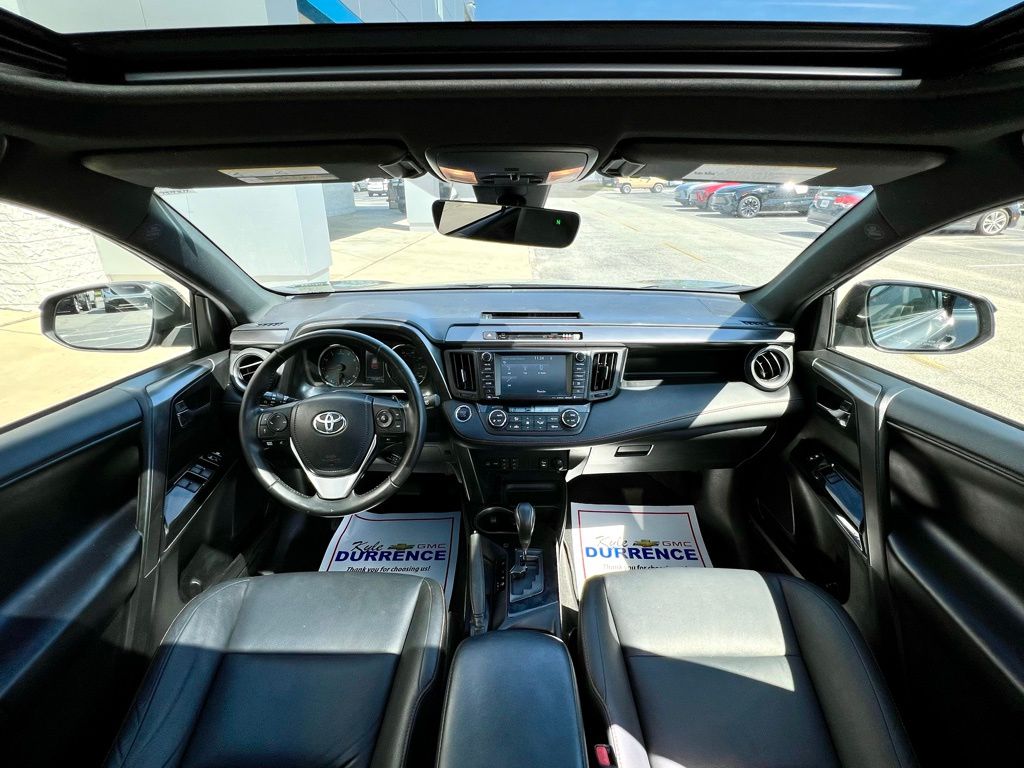 2018 Toyota RAV4 SE photo