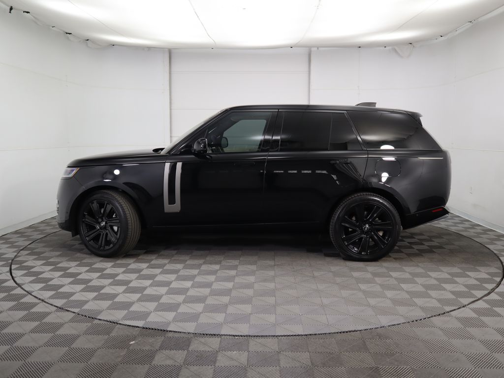 2023 Land Rover Range Rover SE 8