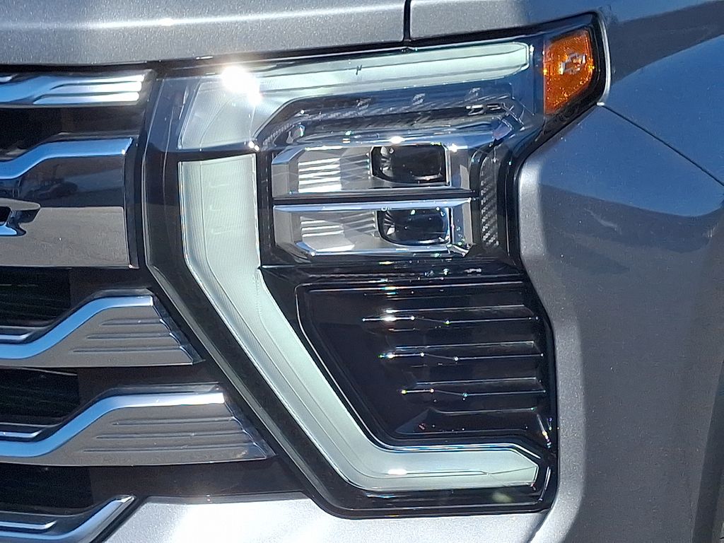 Thumbnail: 2024 Chevrolet Silverado 3500 - 9