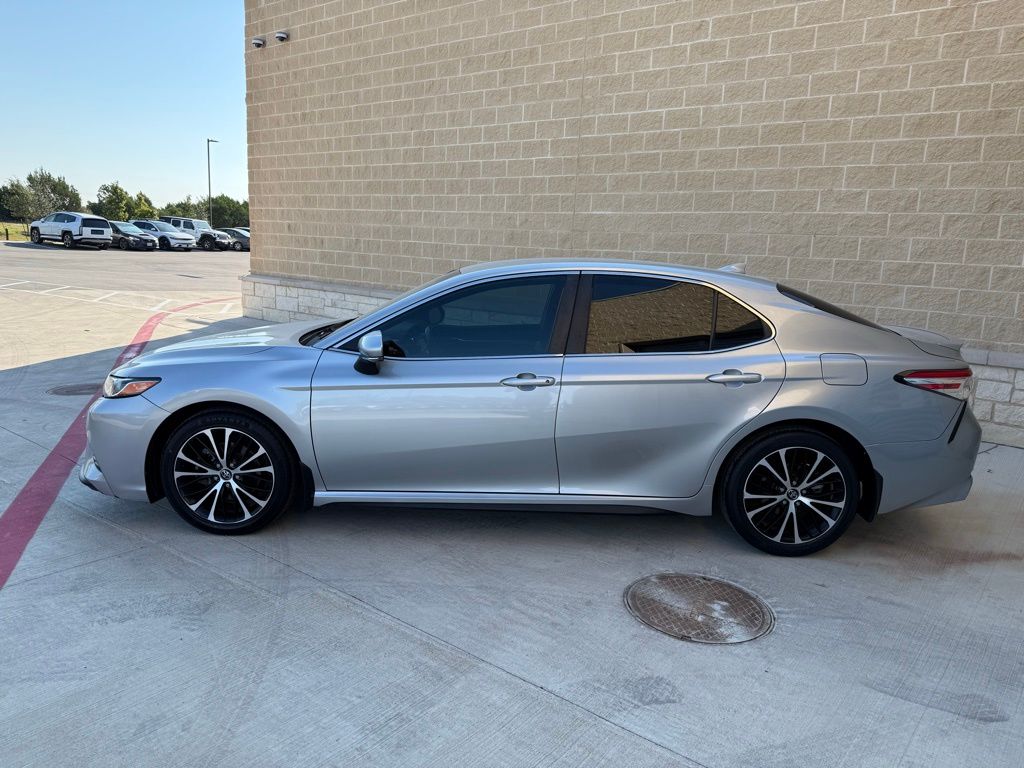 Thumbnail: 2020 Toyota Camry - 8