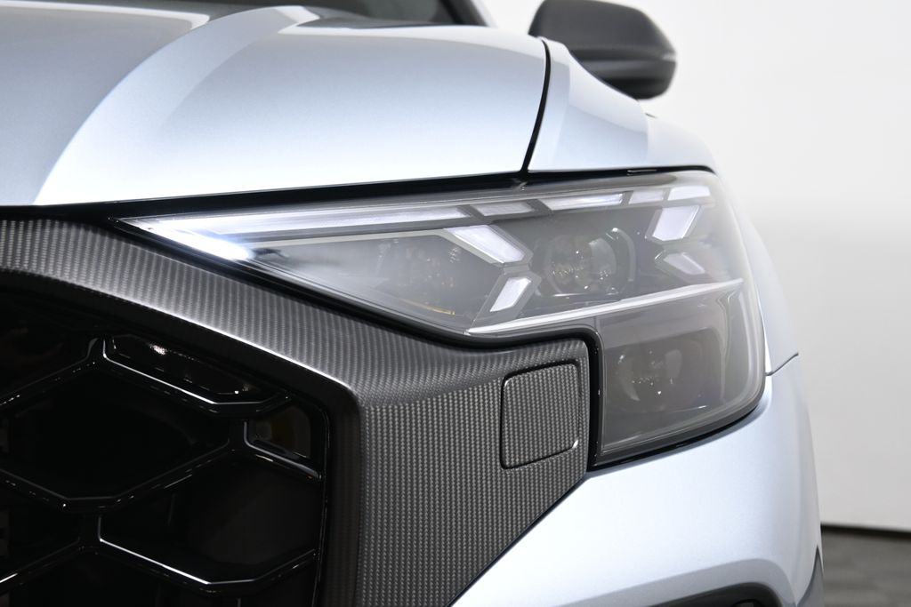Thumbnail: 2026 Audi RS Q8 - 11