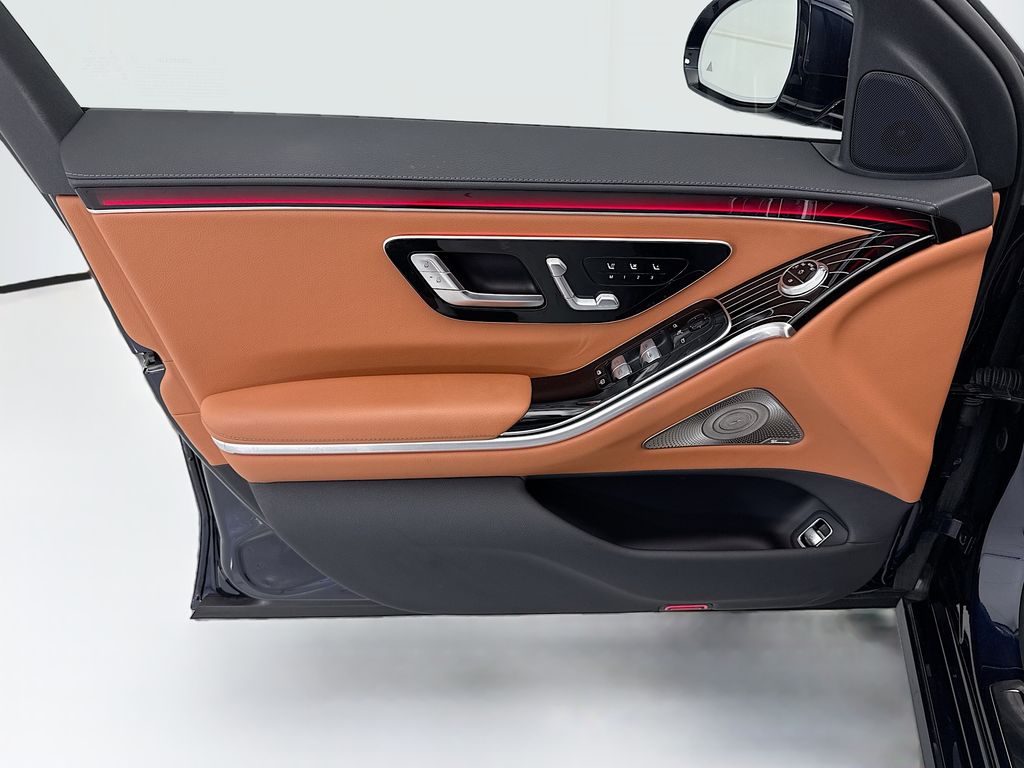 Thumbnail: 2023 Mercedes-Benz S-Class - 23