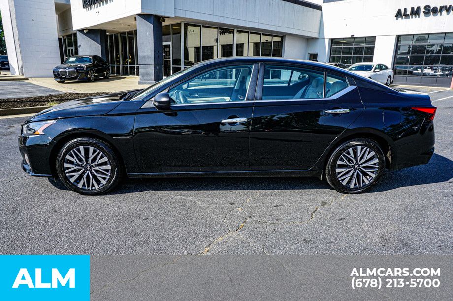 Used 2025 Black Nissan 2.5 SV image 6