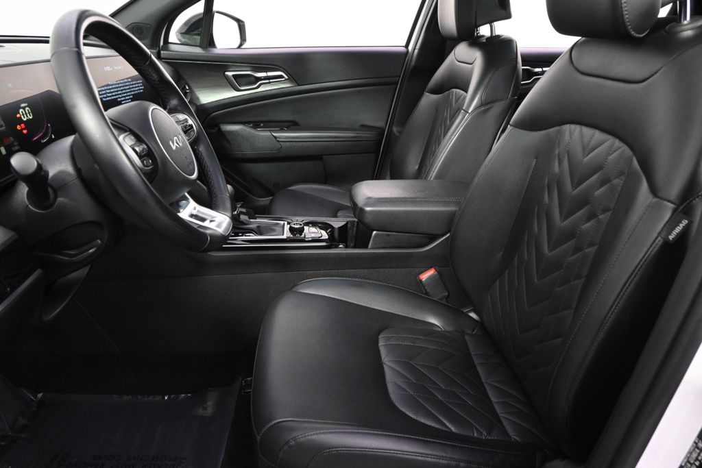 Used 2024 White Kia X-Line image 13