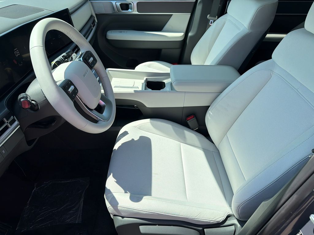 New 2027 Gray Hyundai SE image 10
