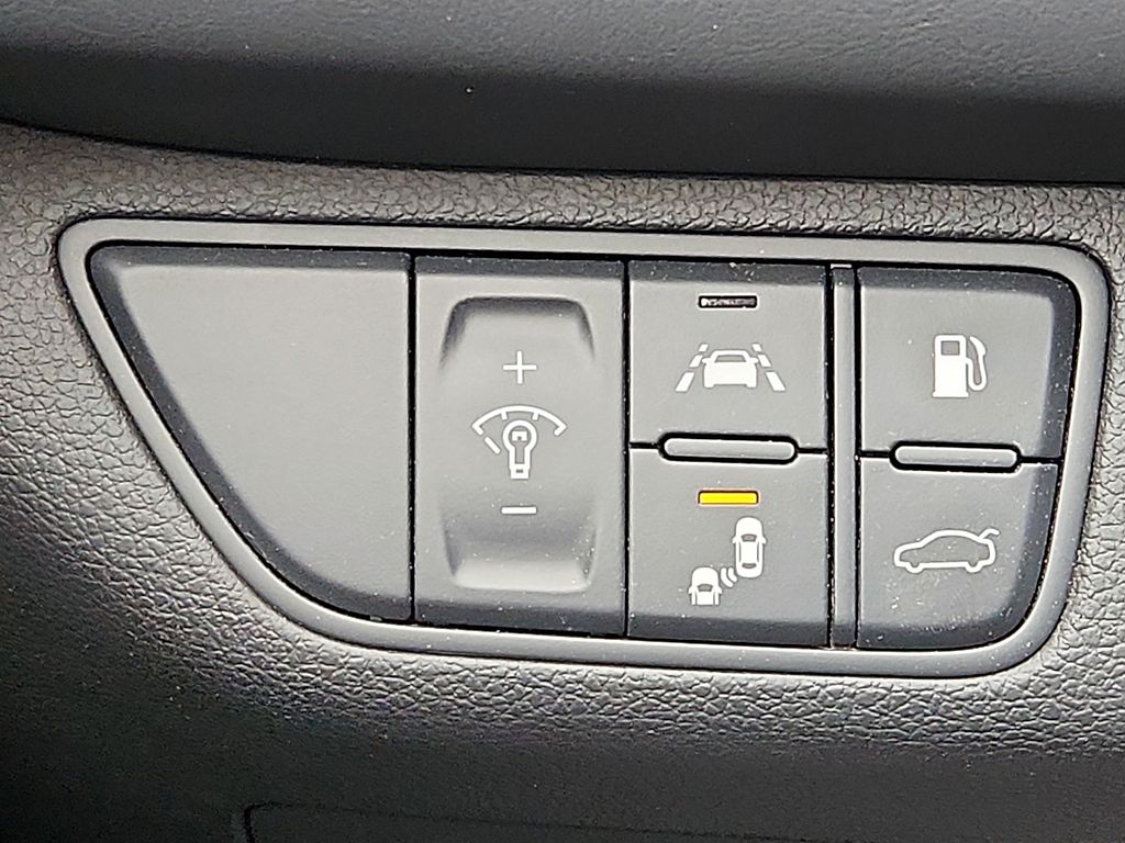 Thumbnail: 2019 Genesis G70 - 26