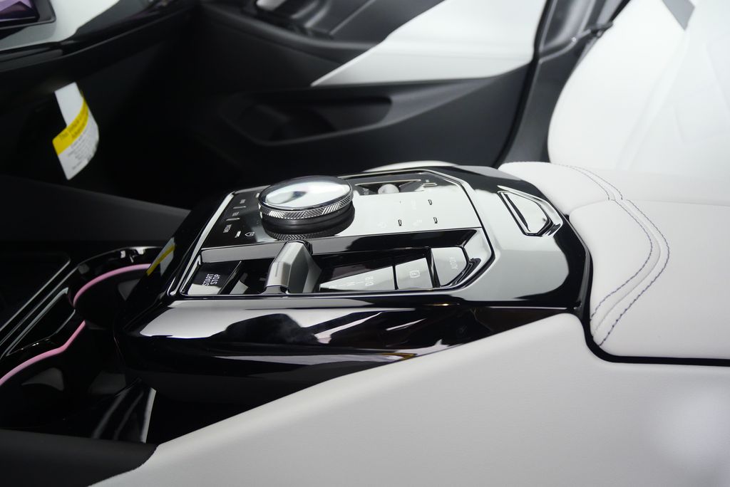 2026 BMW i5 eDrive40 21