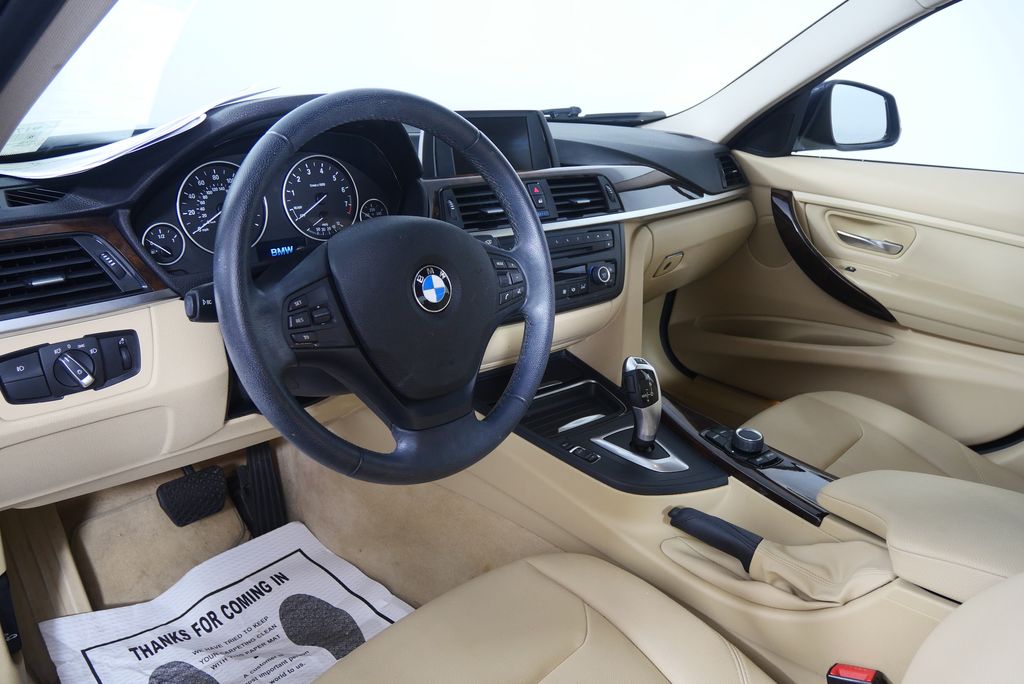 Thumbnail: 2013 BMW 3 Series - 13
