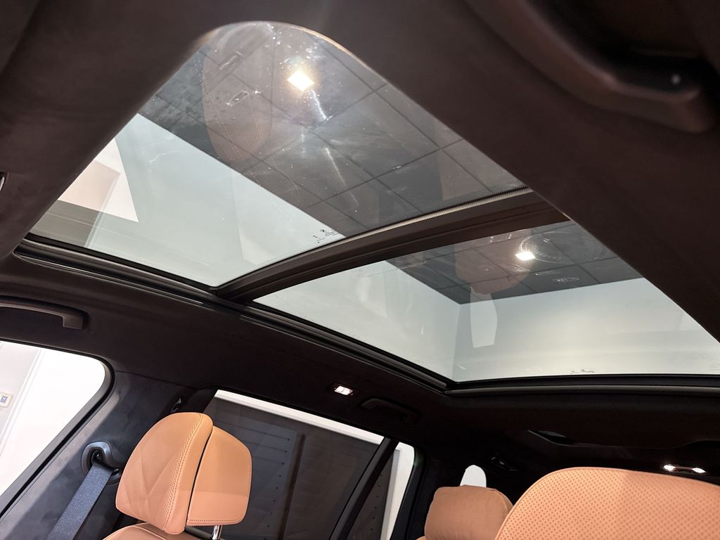 Thumbnail: 2027 BMW X7 - 14