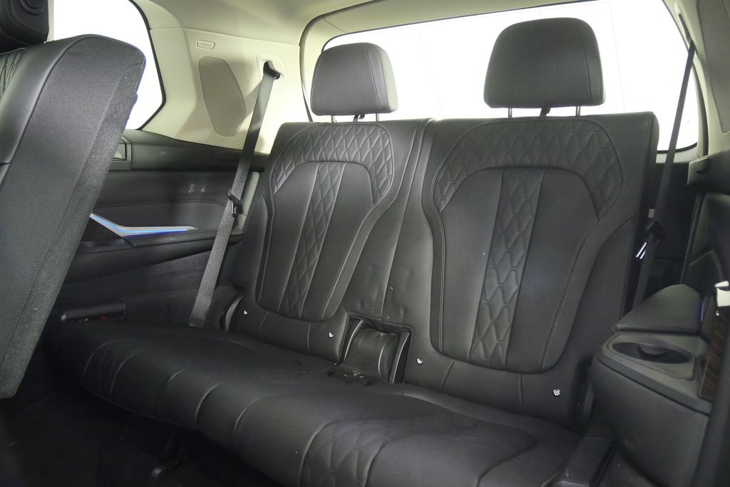 Thumbnail: 2021 BMW X7 - 18