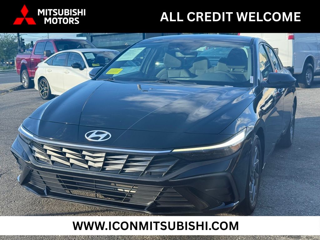 Abyss Black 2024 Hyundai Elantra Sedan Front-Wheel Drive Continuously Variable Transmission
