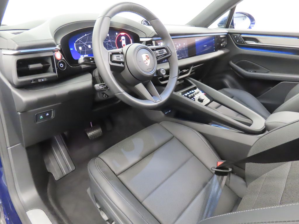 Thumbnail: 2024 Porsche Macan - 4