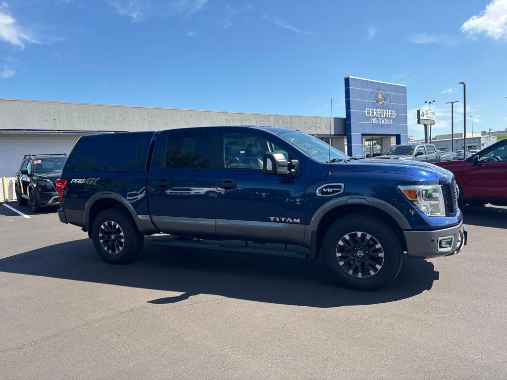 2017 Nissan Titan PRO-4X Crew Cab 4WD