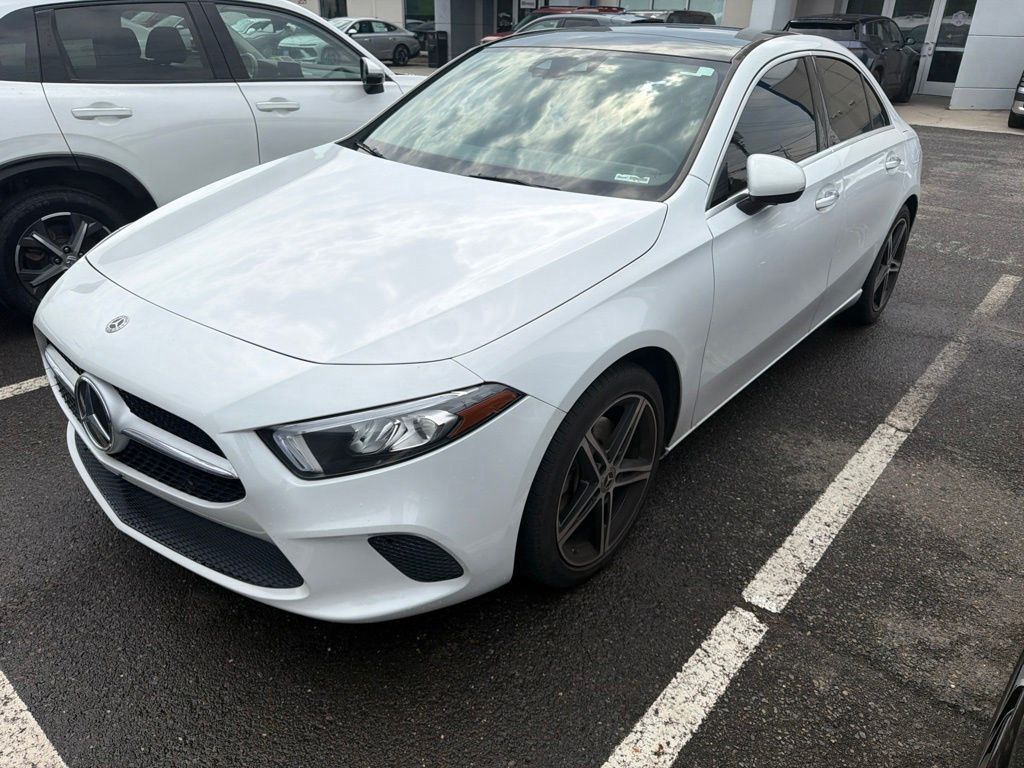 Used 2019 White Mercedes-Benz A 220 image 2