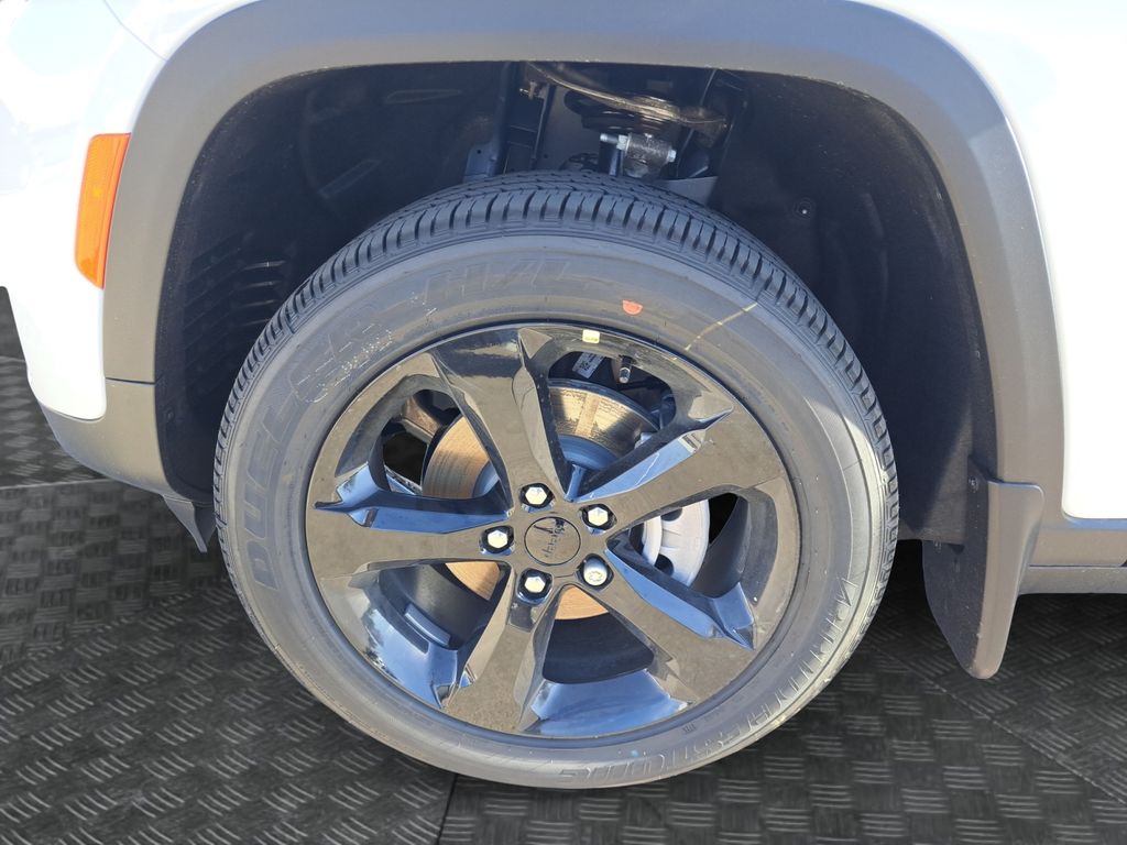 New Car 2025 Jeep Grand Cherokee  Laredo For Sale Under $40,000 In Austin, Texas