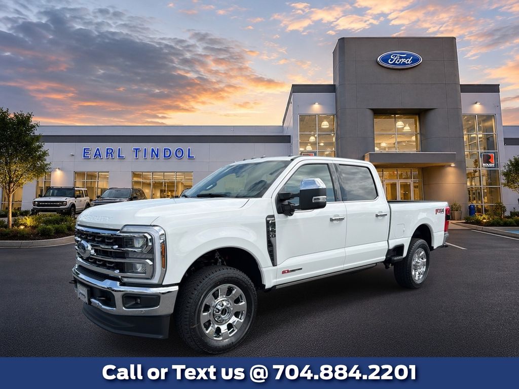 Star White Metallic Tri-Coat 2026 Ford F-350 Super Duty Pickup Truck Four-Wheel Drive Automatic