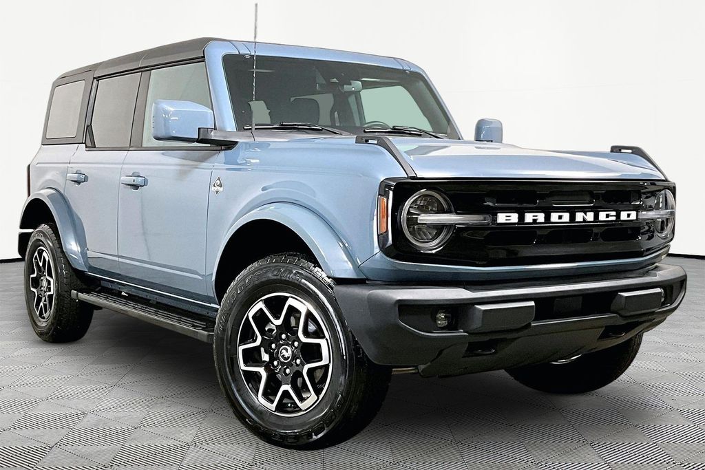 2024 Ford Bronco Outer Banks 4-Door 4WD