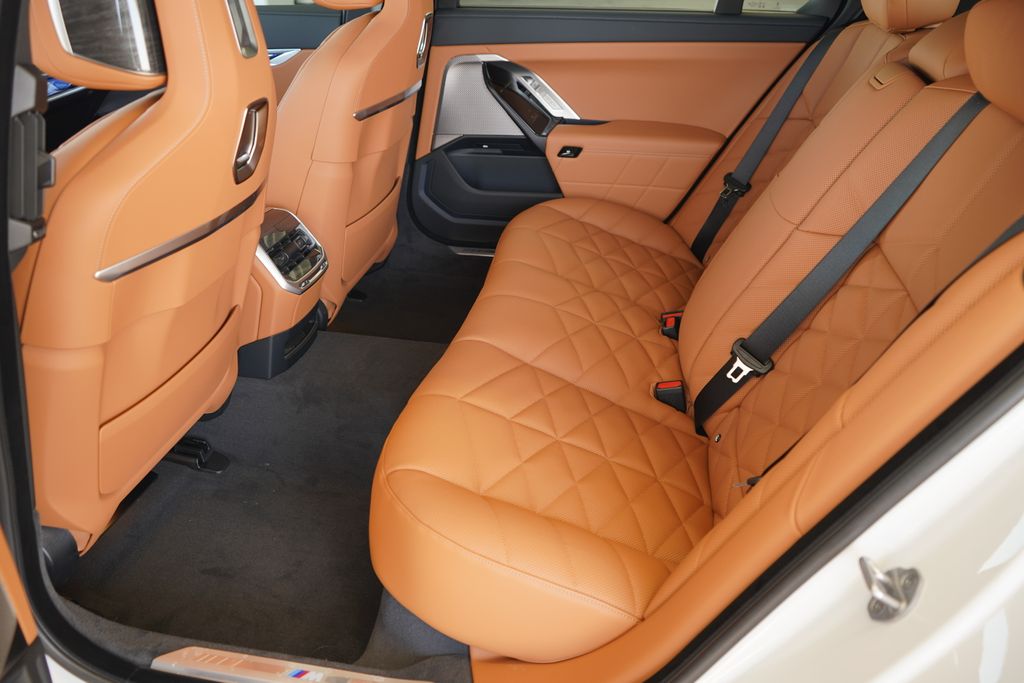 Thumbnail: 2026 BMW 7 Series - 20