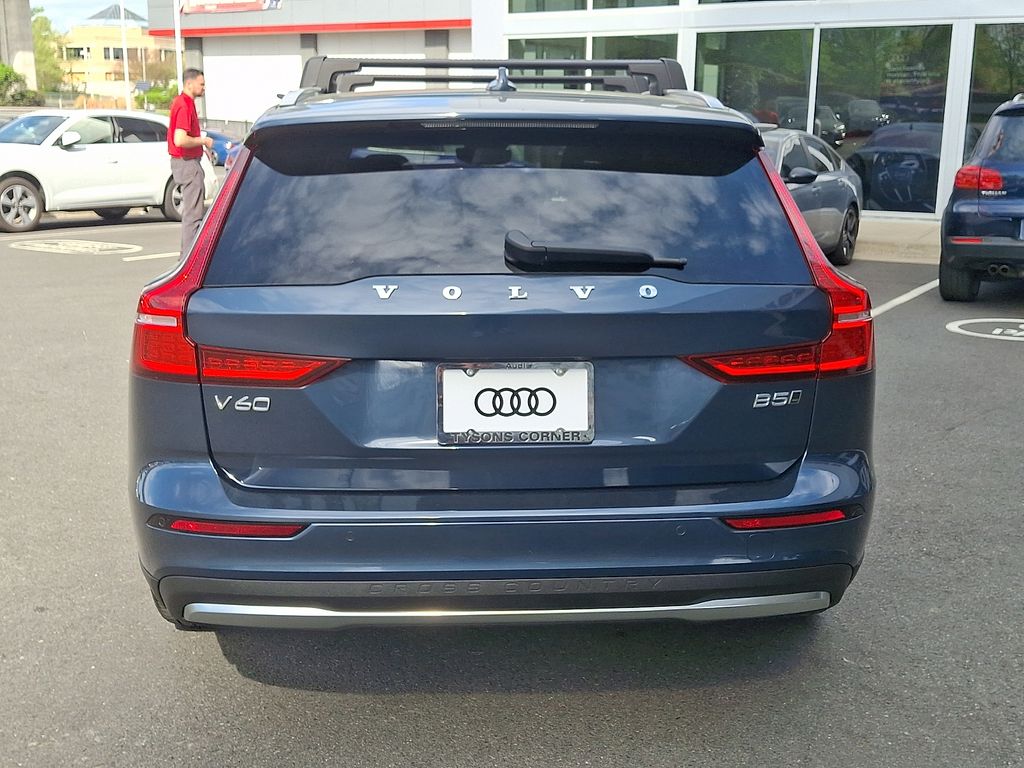 Thumbnail: 2025 Volvo S60 - 5