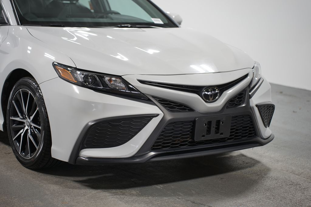 2023 Toyota Camry SE 4