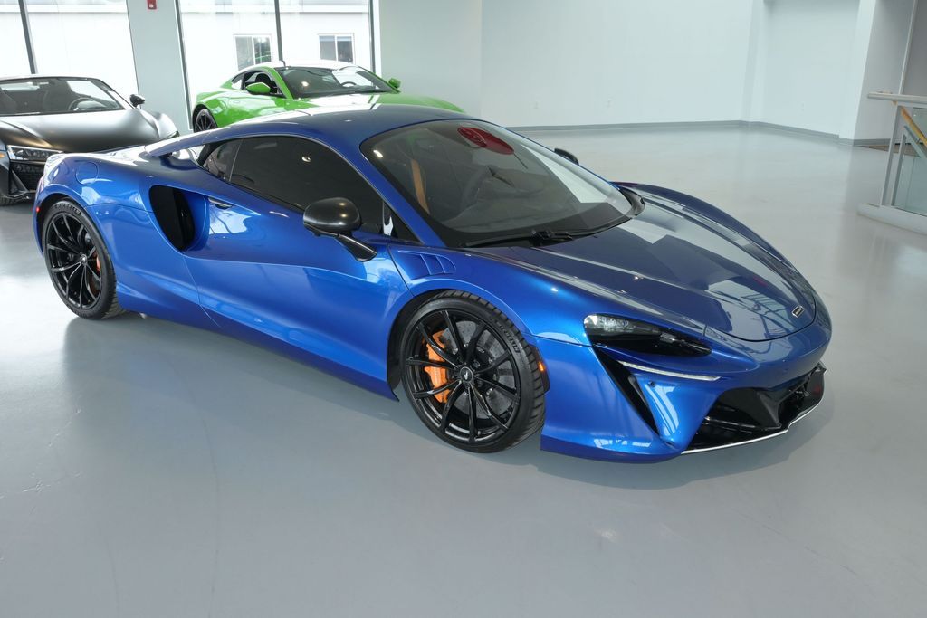 2023 McLaren Artura Vision