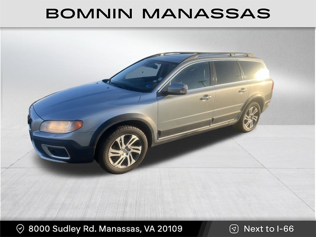 Electric Silver Metallic 2013 Volvo XC70 3.2 AWD Wagon All-Wheel Drive 6-Speed Automatic