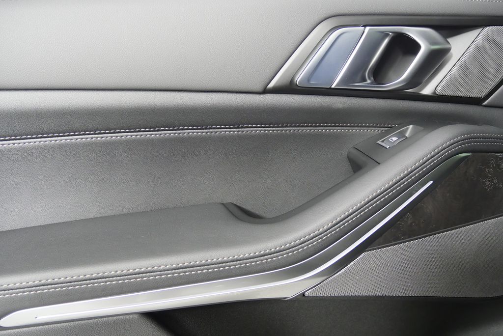 2026 BMW X5 xDrive50e 13