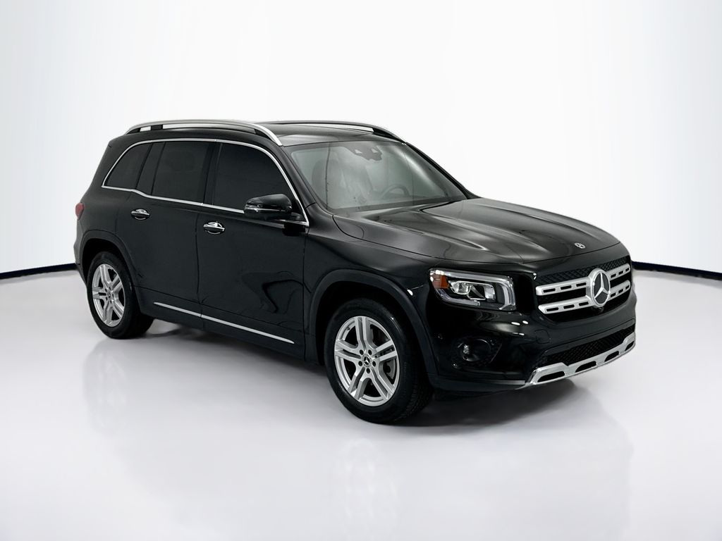 Thumbnail: 2023 Mercedes-Benz GLB - 3
