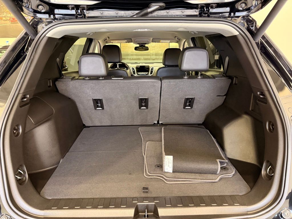 Thumbnail: 2022 Chevrolet Equinox - 24