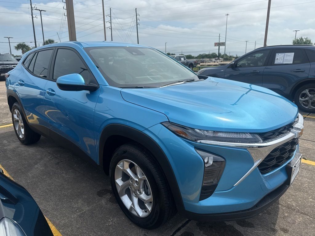 2026 Chevrolet Trax LS's photo