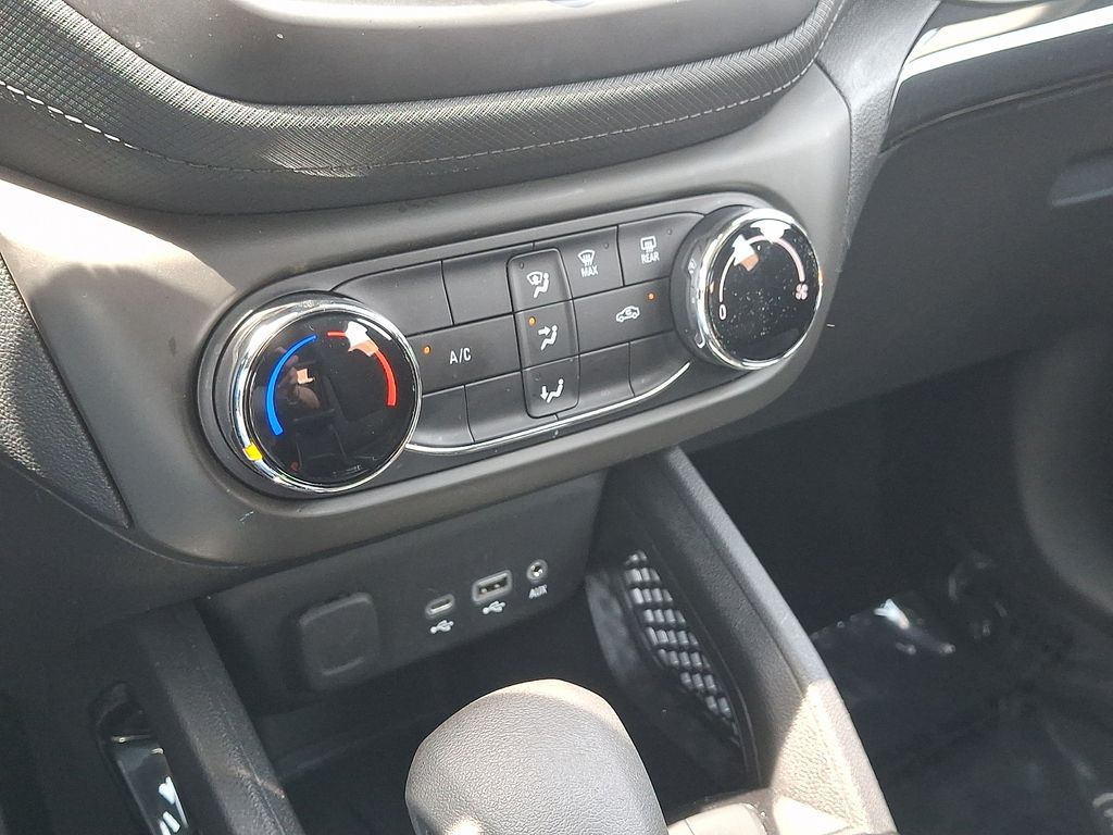 Thumbnail: 2021 Chevrolet TrailBlazer - 15