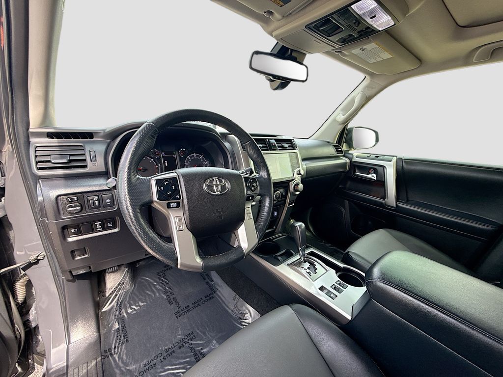 2024 Toyota 4Runner SR5 Premium - 8