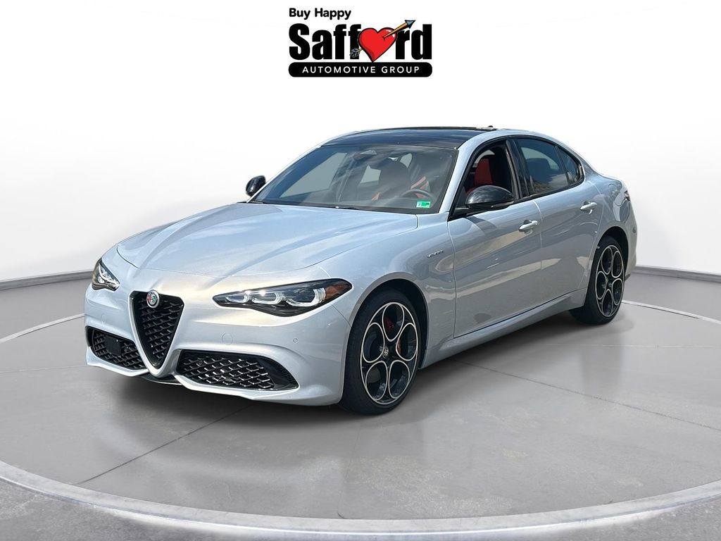 2025 Alfa Romeo Giulia Veloce AWD