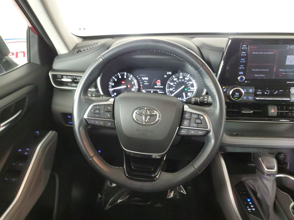 2021 Toyota Highlander XLE 16