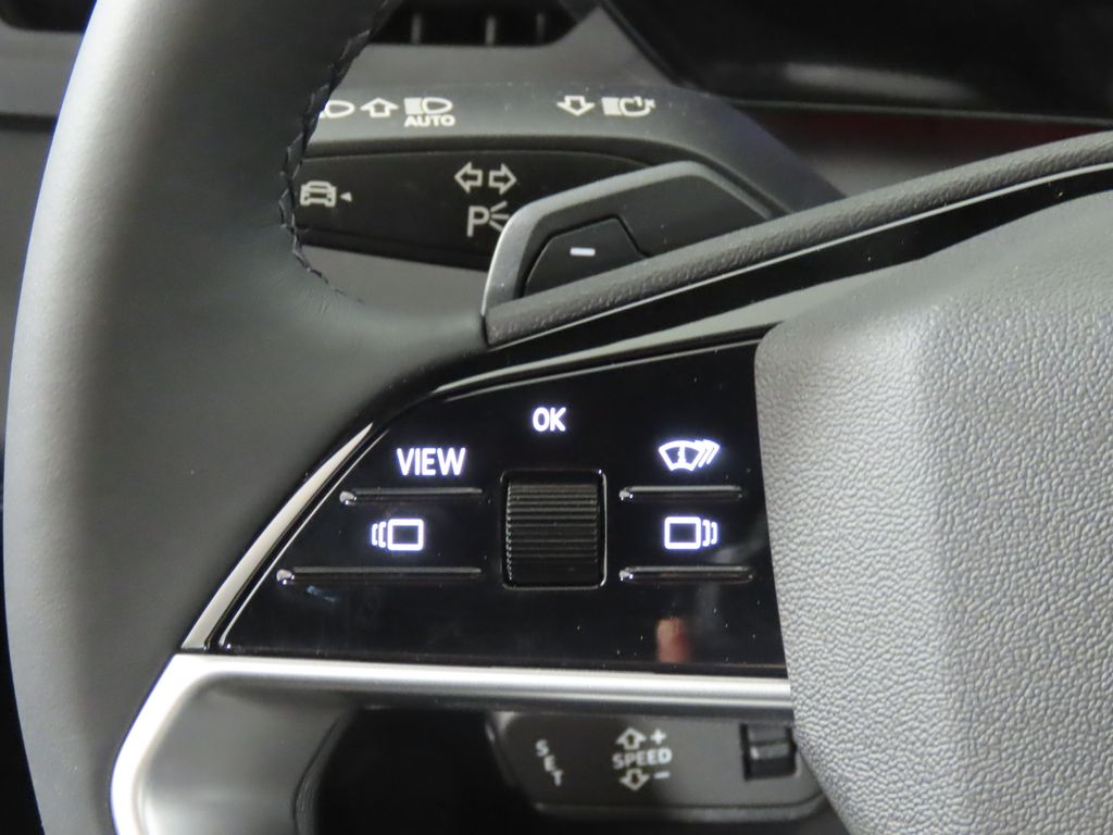 Thumbnail: 2027 Audi Q6 e-tron - 17