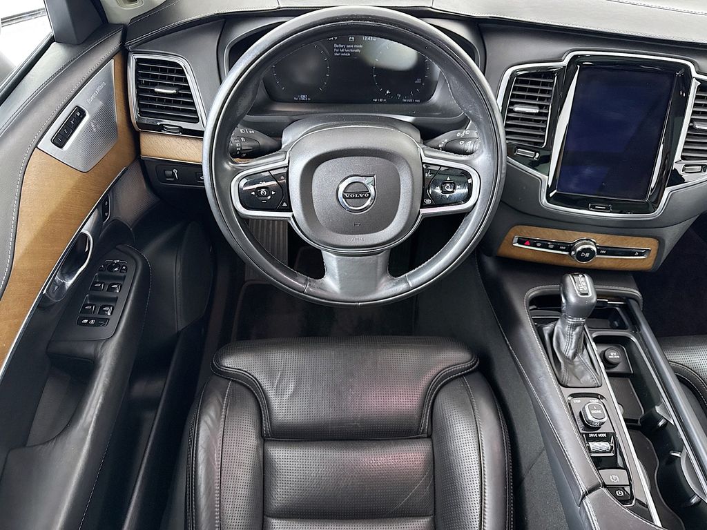 Thumbnail: 2017 Volvo XC90 - 10
