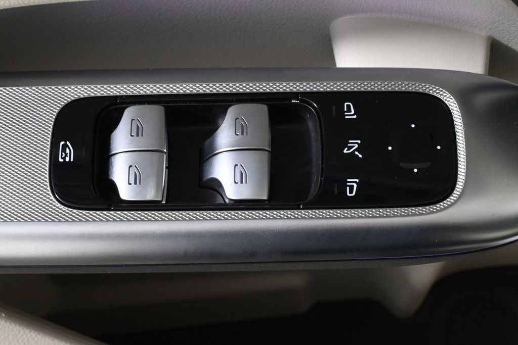 Thumbnail: 2026 Mercedes-Benz GLC - 27