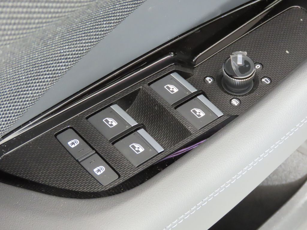 Thumbnail: 2026 Audi Q3 - 31