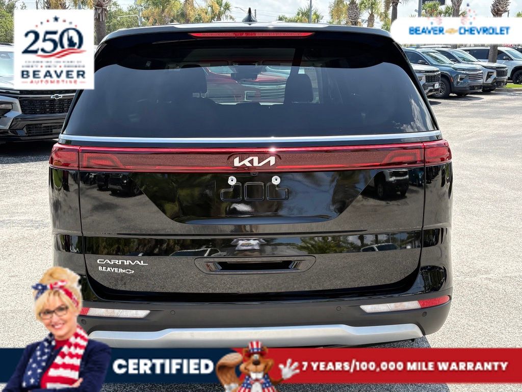 Used 2024 Kia Carnival Van