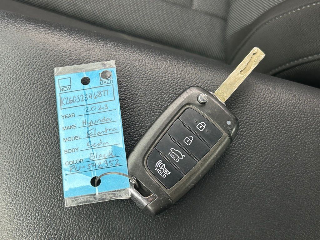 Used 2023 Onyx Black Hyundai SE image 36