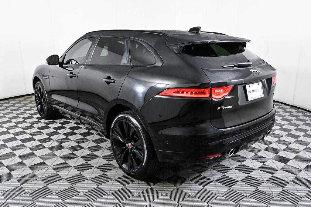 2017 Jaguar F-PACE S 4