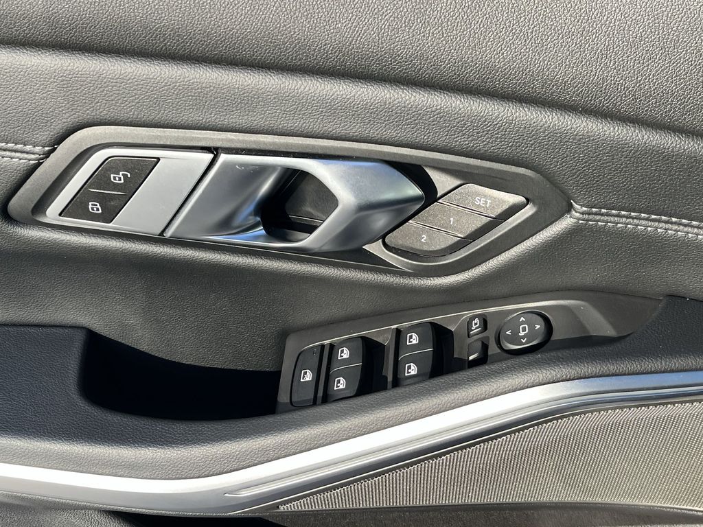 Thumbnail: 2023 BMW 3 Series - 13