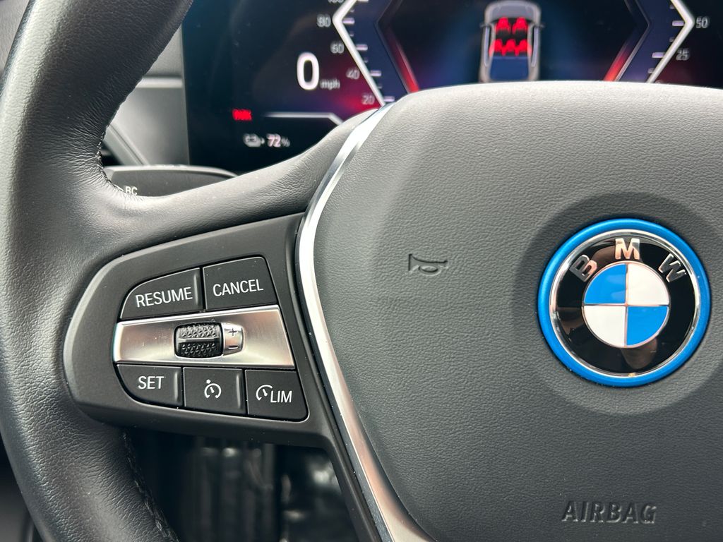 Thumbnail: 2023 BMW i4 - 19