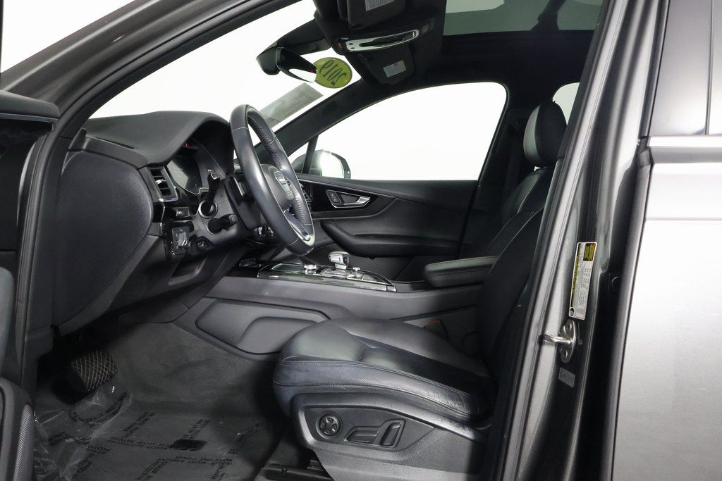 Thumbnail: 2019 Audi Q7 - 10