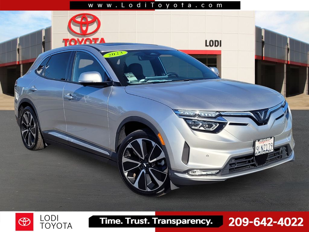 De Sat Silver Metallic 2023 VinFast VF8 SUV / Crossover All-Wheel Drive 1-Speed Automatic