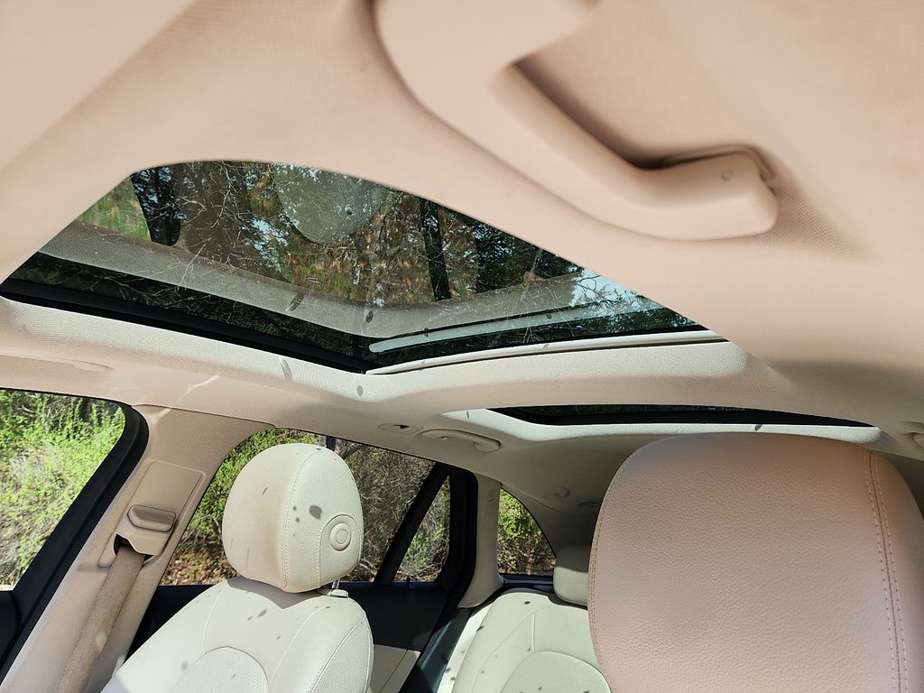 Thumbnail: 2016 Mercedes-Benz GLC - 14