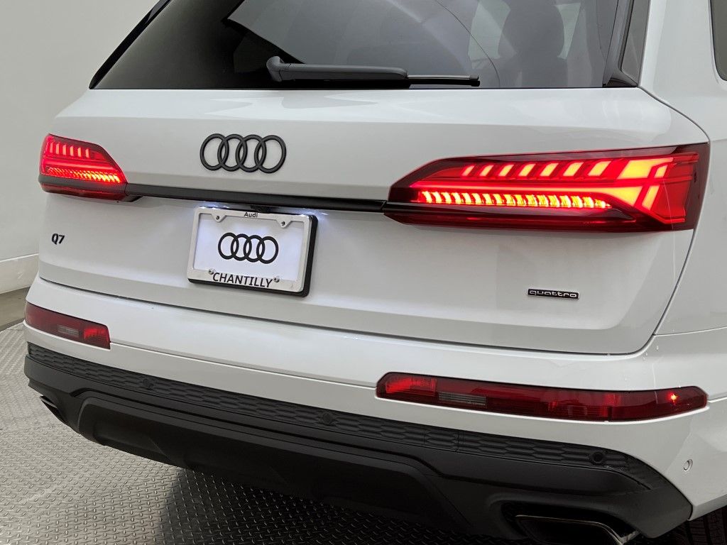Thumbnail: 2025 Audi Q7 - 7