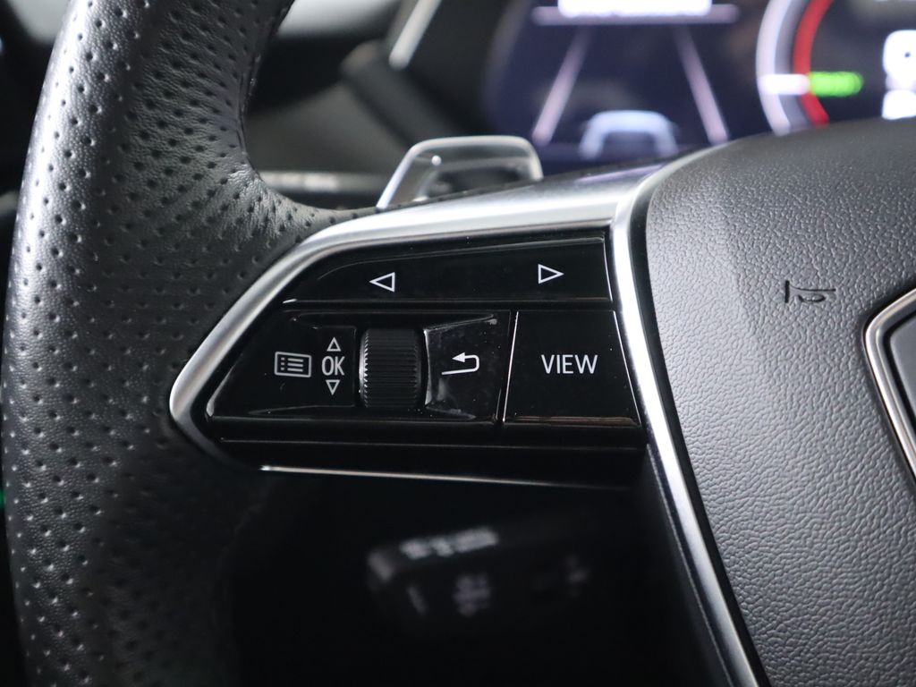 Thumbnail: 2022 Audi RS e-tron GT - 11