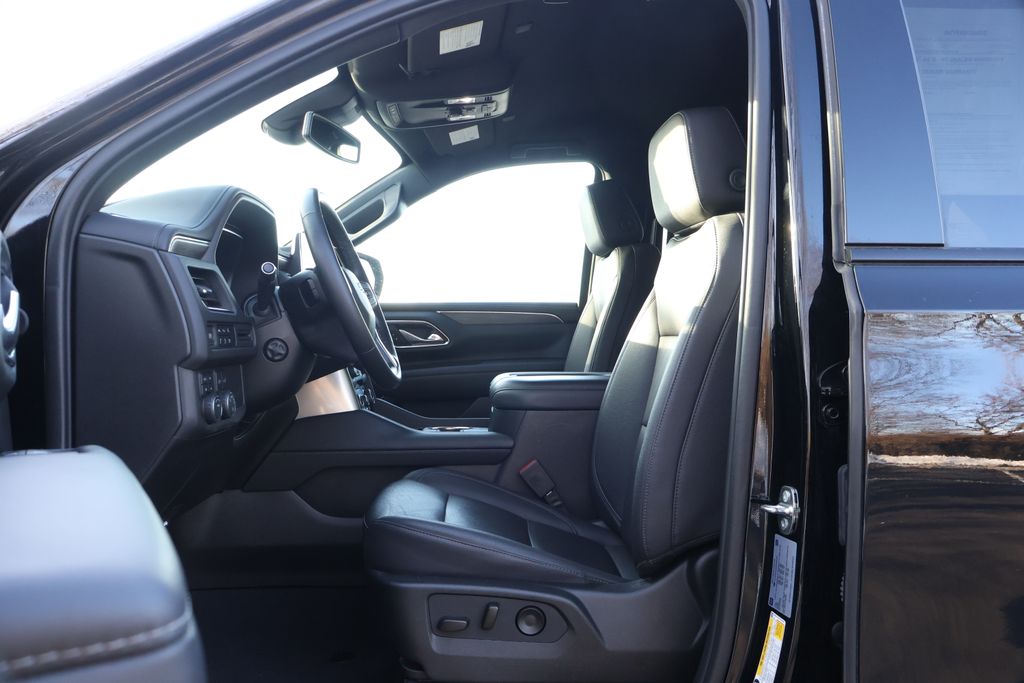 Thumbnail: 2023 Chevrolet Tahoe - 32